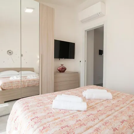 Bella Vista Con Piscina - Lakeside Leisure & Business *