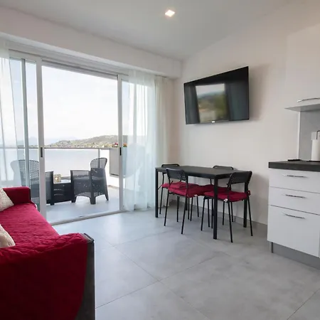 Bella Vista Con Piscina - Lakeside Leisure & Business Apartment