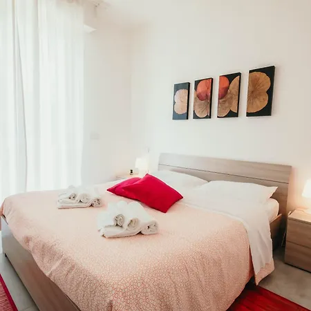 Bella Vista Con Piscina - Lakeside Leisure & Business *