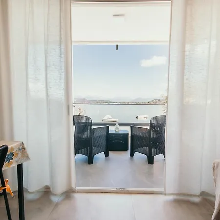 Apartment Bella Vista Con Piscina - Lakeside Leisure & Business