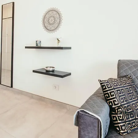 Bella Vista Con Piscina - Lakeside Leisure & Business Apartment