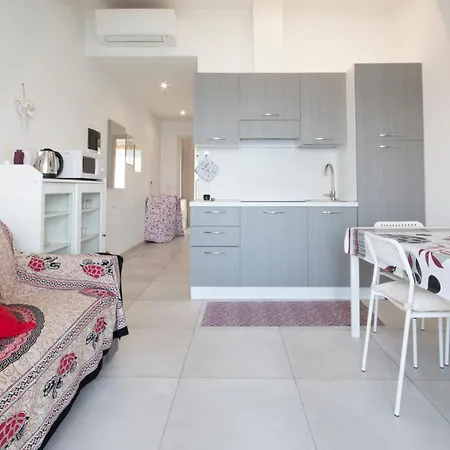 Bella Vista Con Piscina - Lakeside Leisure & Business Appartement *