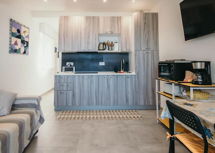 Bella Vista Con Piscina - Lakeside Leisure & Business ドルメッレット