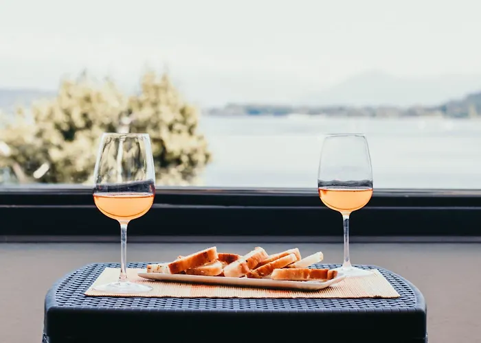 Bella Vista Con Piscina - Lakeside Leisure & Business アパート ドルメッレット