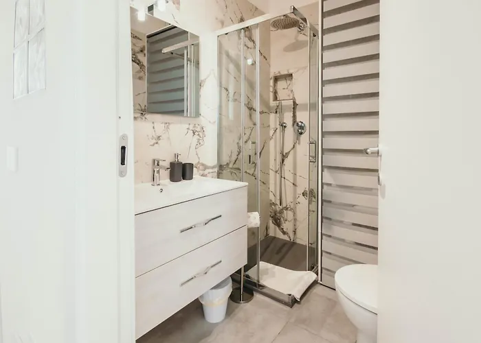 Bella Vista Con Piscina - Lakeside Leisure & Business * ドルメッレット