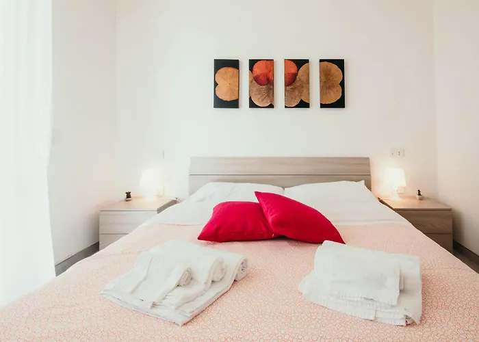 Bella Vista Con Piscina - Lakeside Leisure & Business * ドルメッレット