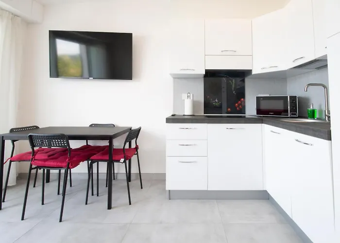 Bella Vista Con Piscina - Lakeside Leisure & Business アパート