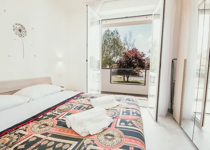 Bella Vista Con Piscina - Lakeside Leisure & Business