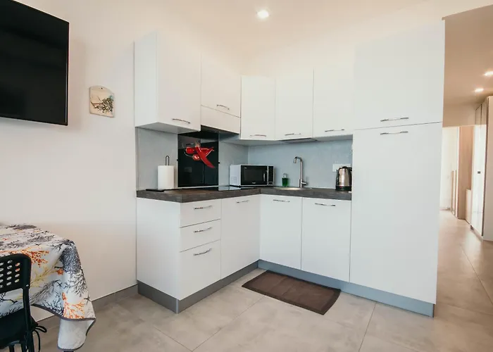 Bella Vista Con Piscina - Lakeside Leisure & Business