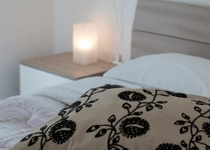 Bella Vista Con Piscina - Lakeside Leisure & Business ドルメッレット